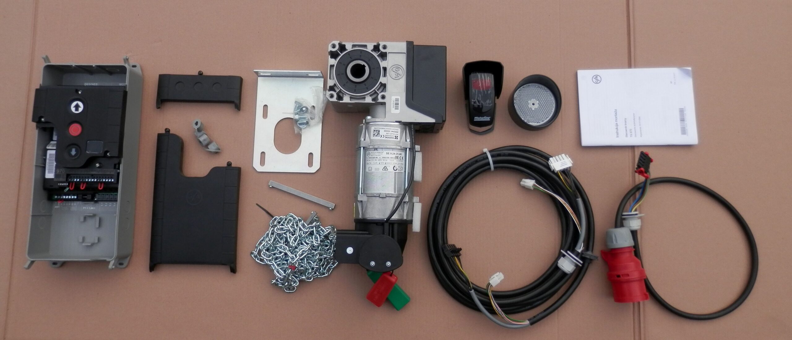 Napęd do bramy przemysłowej GFA SE 9.24 + centrala TS970 + fotokomórka refleksyjna